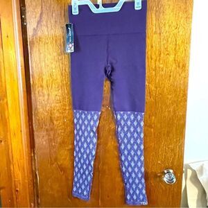Tema Athletics workout leggings! Size M/L! Purple! Great for workouts! NWT!